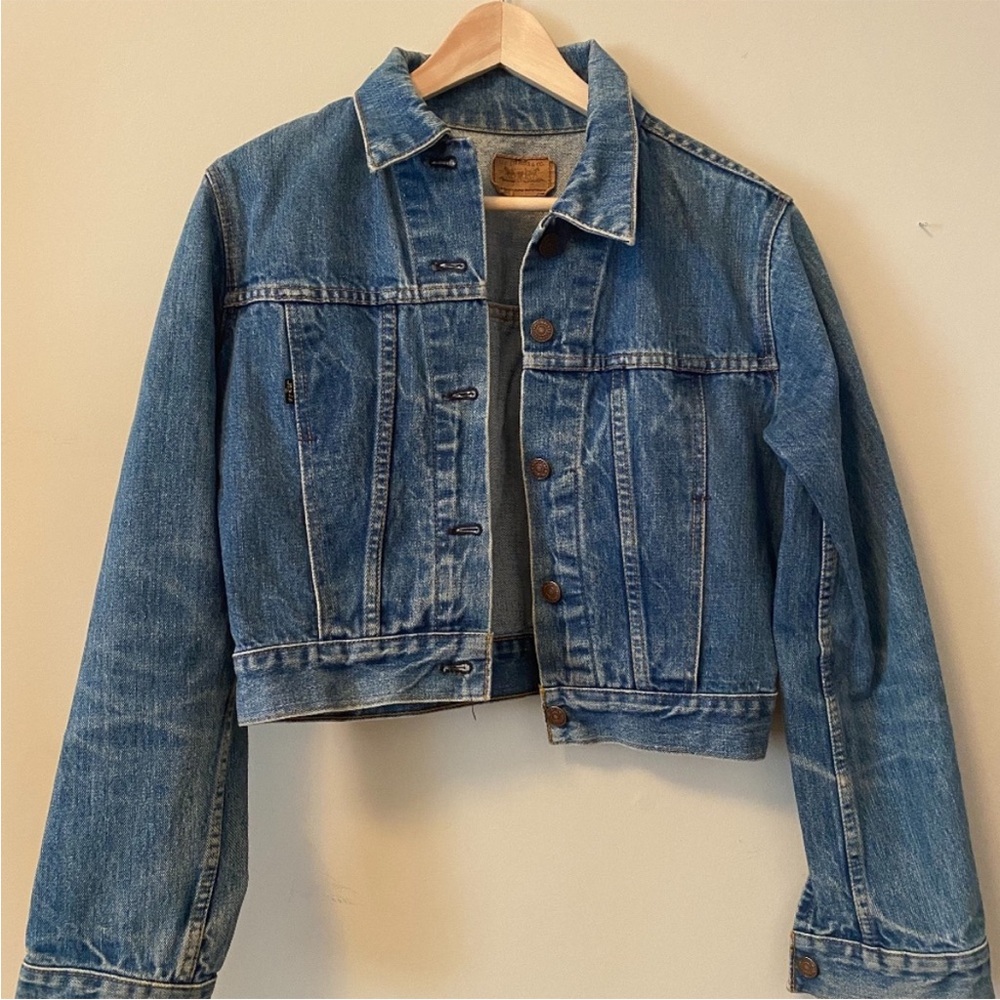 The COOLEST vintage Levi’s denim jacket